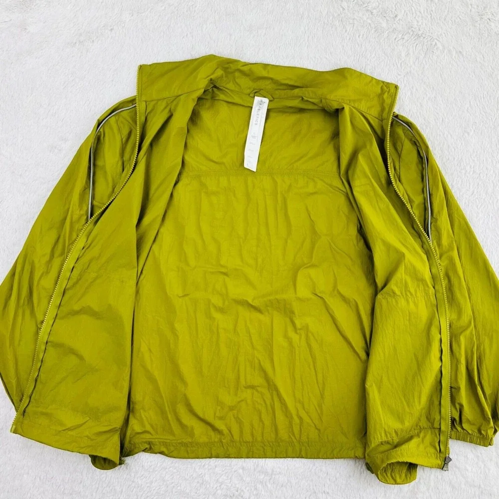 Fabletics Windbreaker Jacket Women's L Green Nylon Malibu Surf Sand Beach Pocket